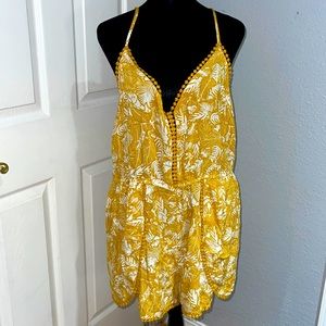 Yellow/gold romper